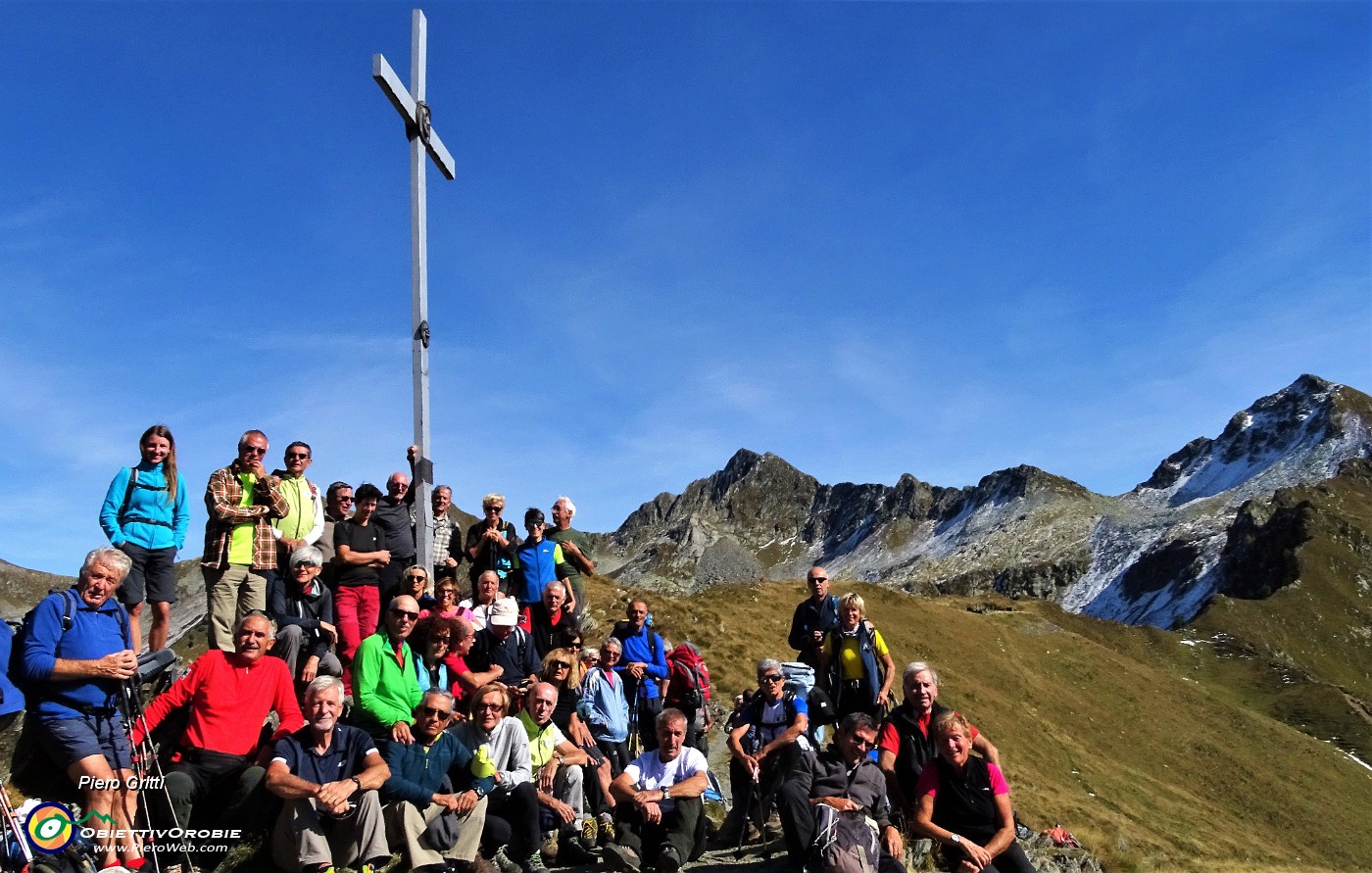05 Al Passo di Tartano (2108 m) con tanti amici CAI Ponte S. Pietro.JPG -                                